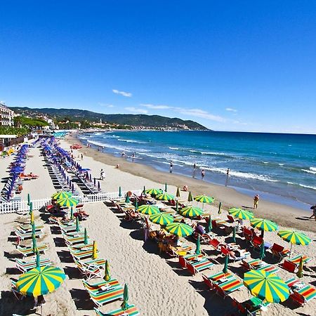 Апартаменты Casa Vacanze Orchidea Диано-Марина Экстерьер фото